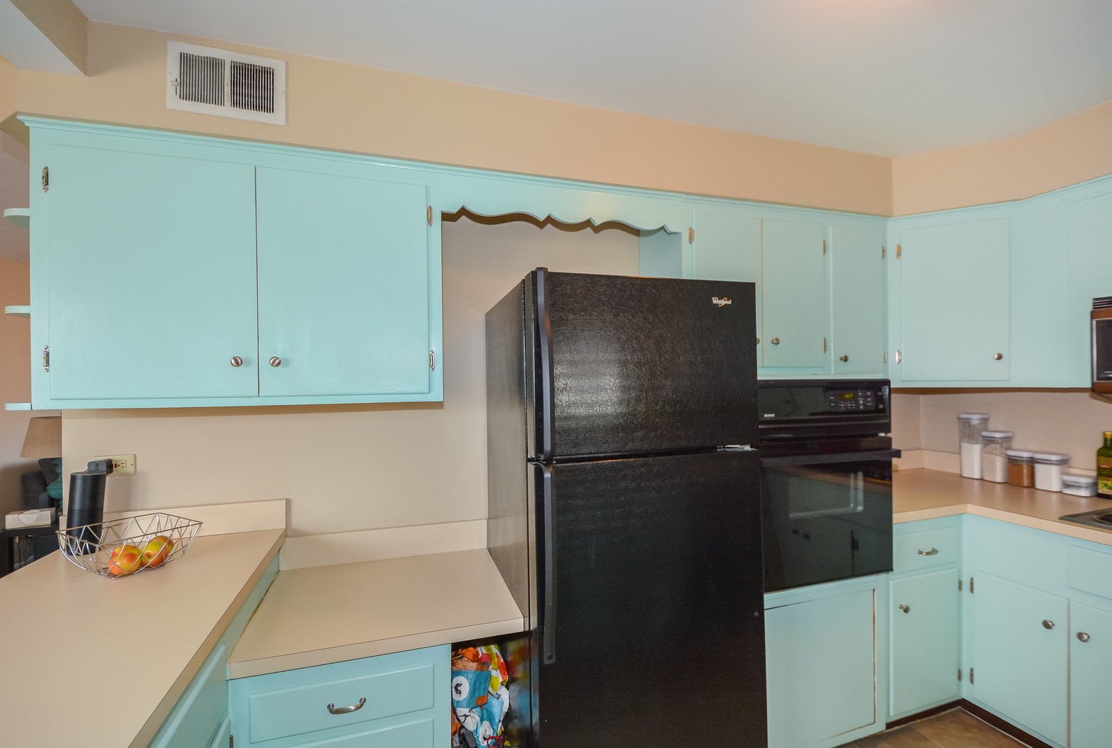 3006 South Harlem Avenue, Unit 2W Riverside, IL 60546 - Photo 13 of 24