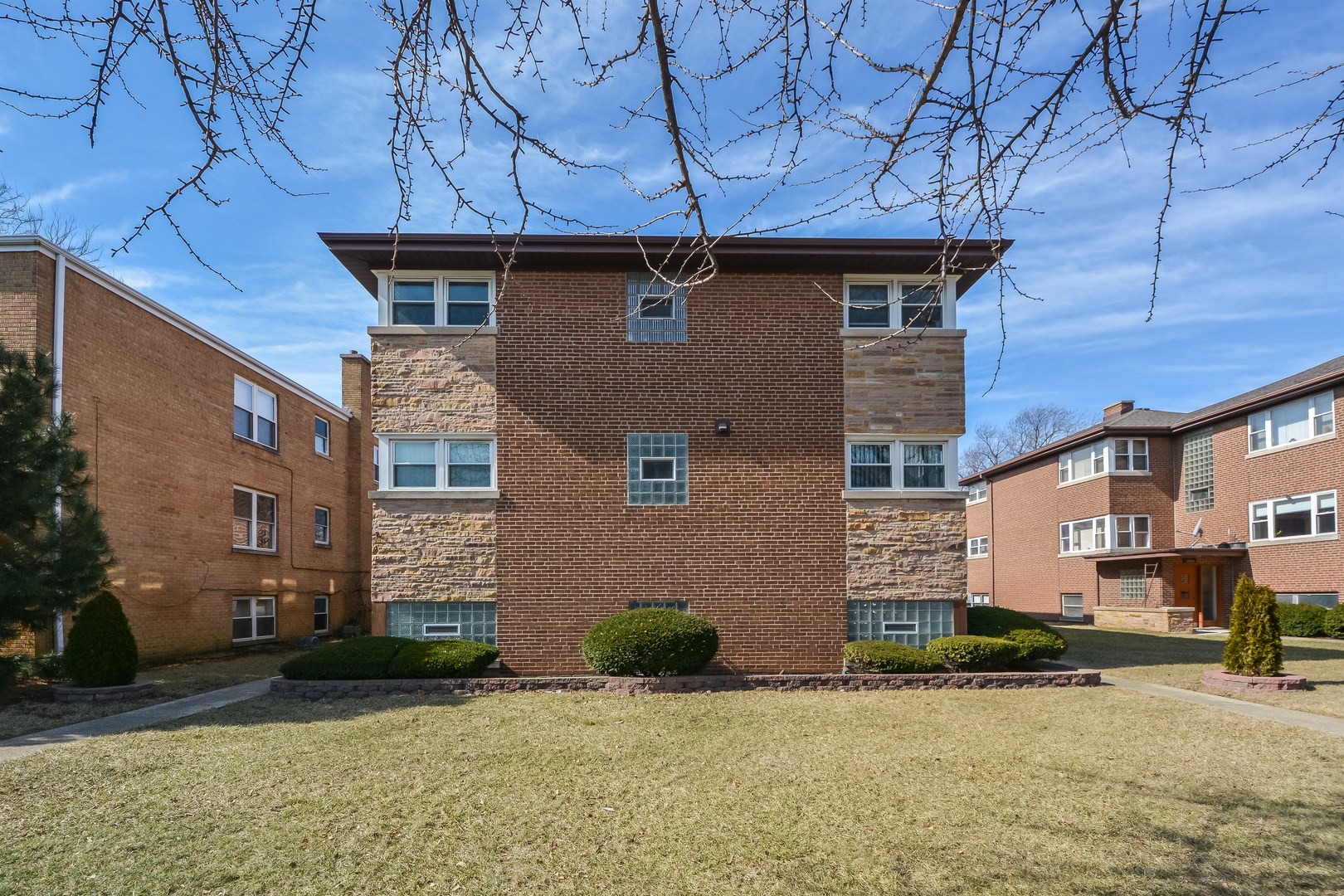3006 South Harlem Avenue, Unit 2W Riverside, IL 60546 - Photo 2 of 24