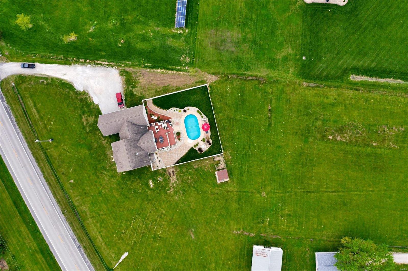 9335 Renken Road Staunton, IL 62088 - Photo 46 of 49