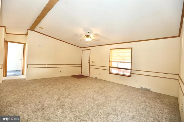 a view of a livingroom with an empty space