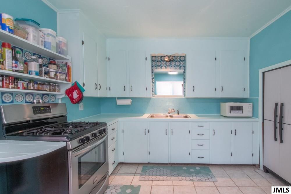 2415 Overhill Road Jackson, MI 49203 - Photo 10 of 17 Photo 10