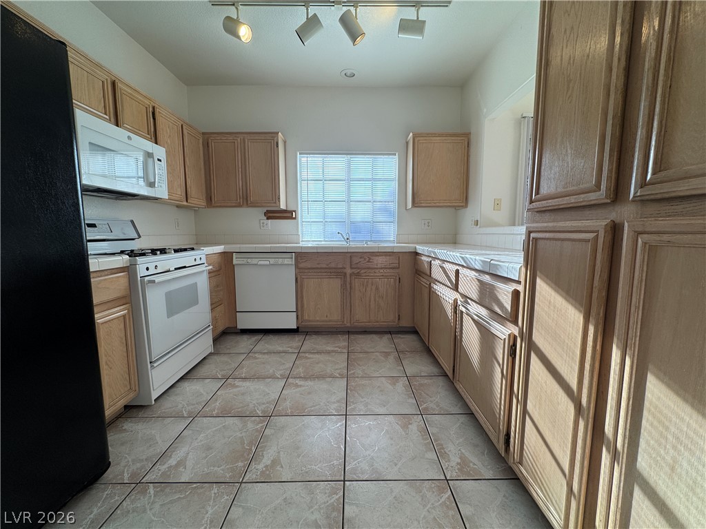 1851 Hillpointe Road, Unit 2421 Henderson, NV 89074 - Photo 3 of 25 Gallery Image 3