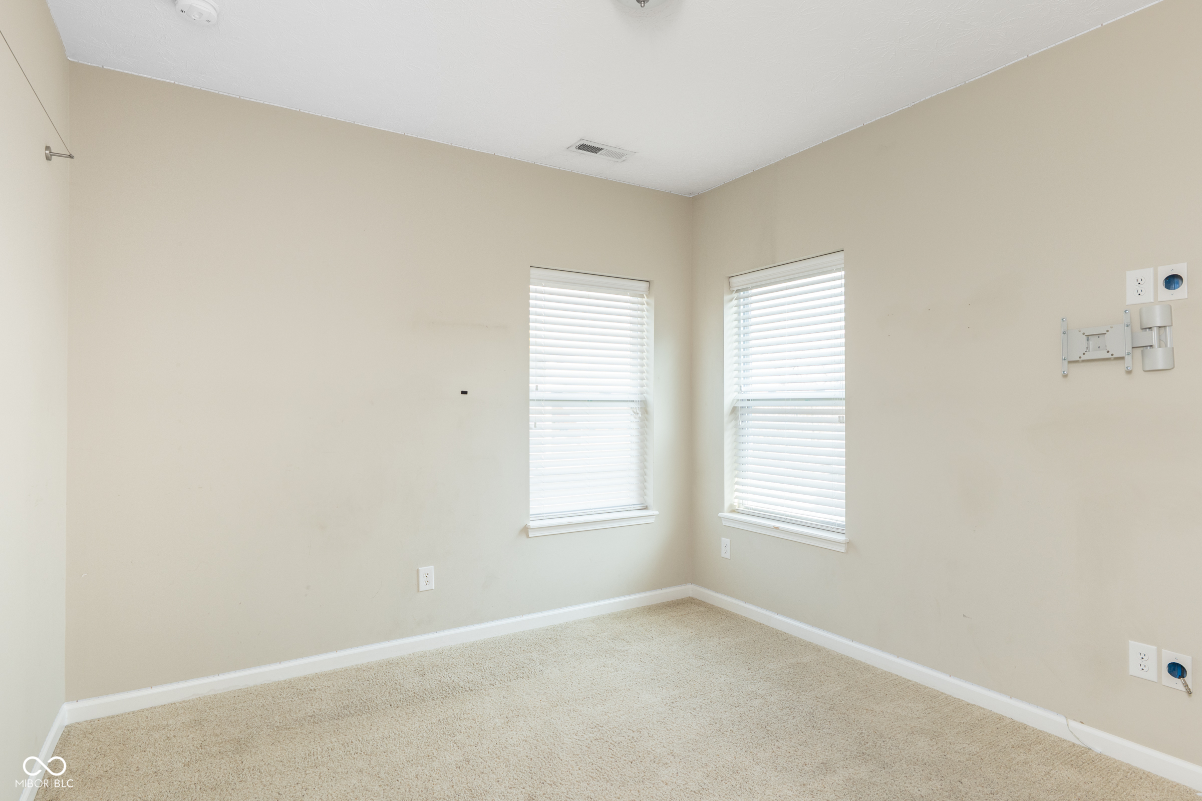 9124 Hawkins Road Indianapolis, IN 46216 - Photo 23 of 30