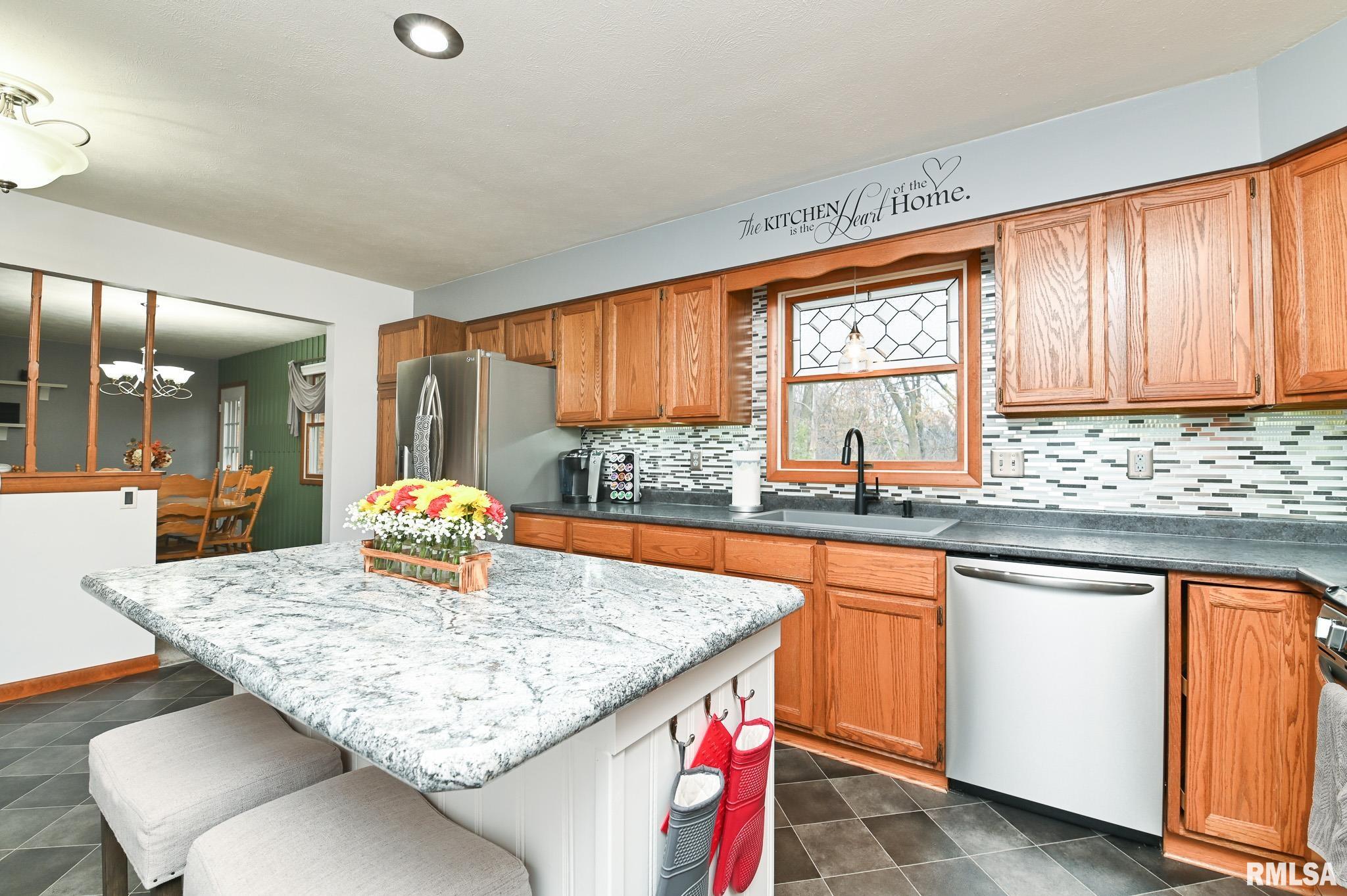 1441 Highview Road East Peoria, IL 61611 - Photo 4 of 36 Gallery Image 4