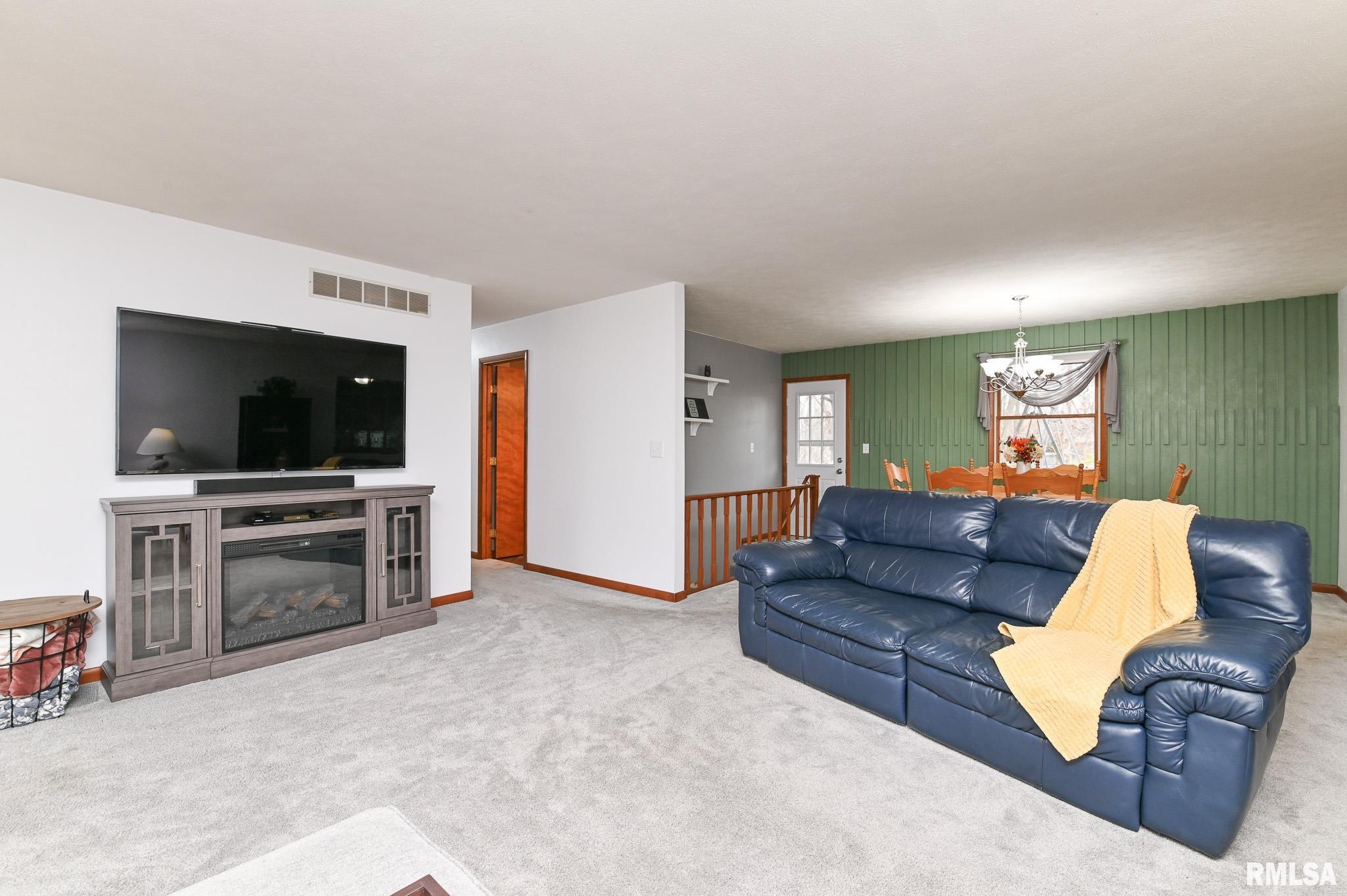 1441 Highview Road East Peoria, IL 61611 - Photo 9 of 36 Gallery Image 9