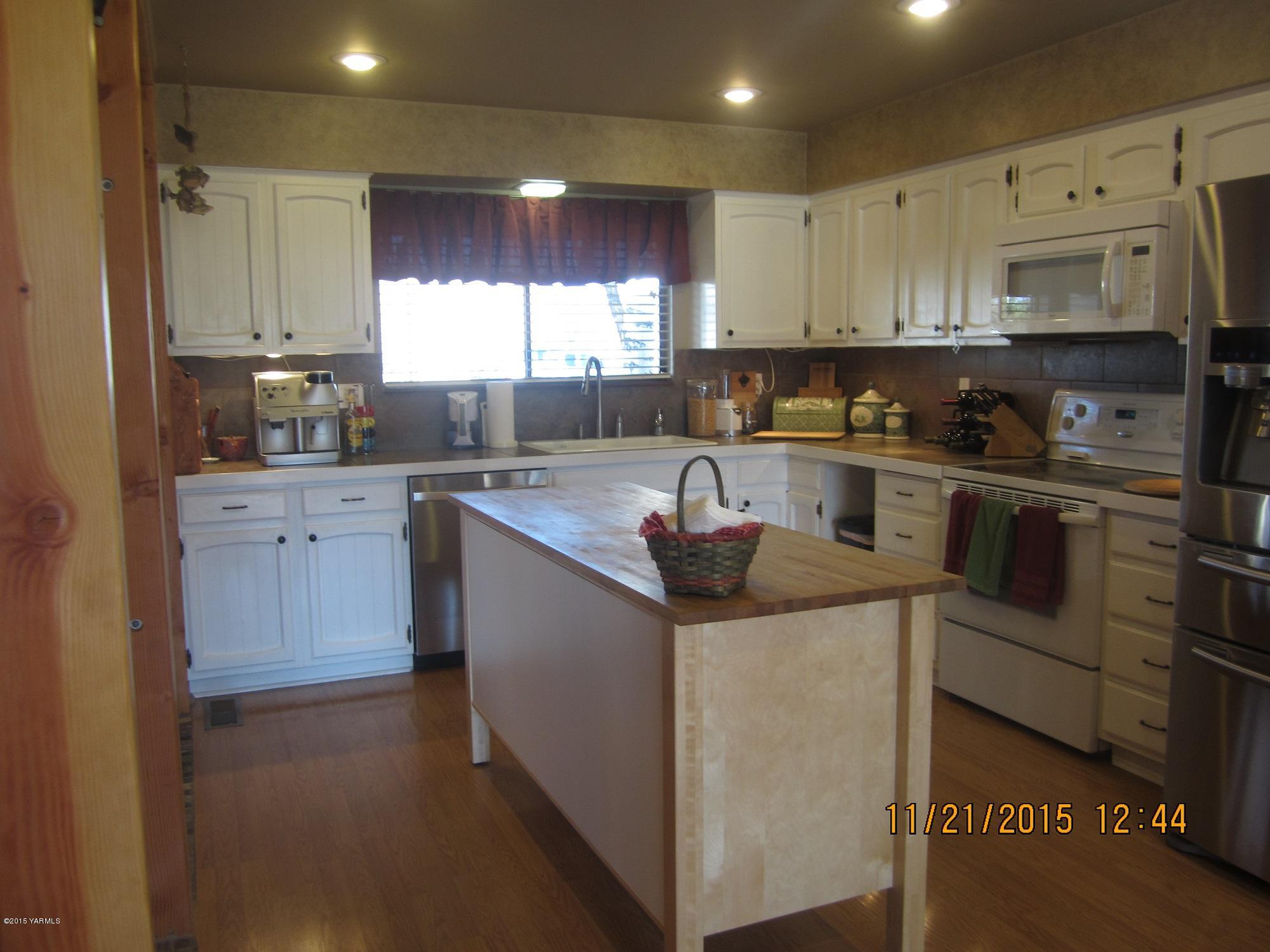 Kitchen 2 (1)