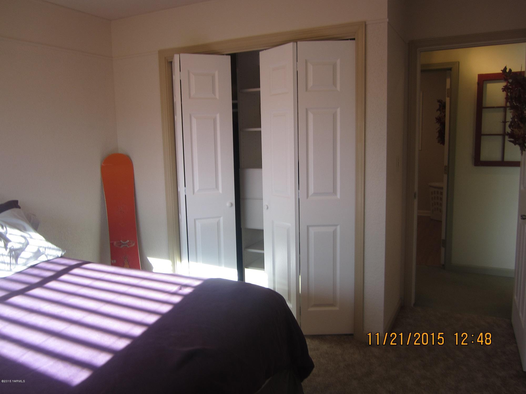 8002 Rutherford Road Yakima, WA 98903 - Photo 10 of 16 bed 3