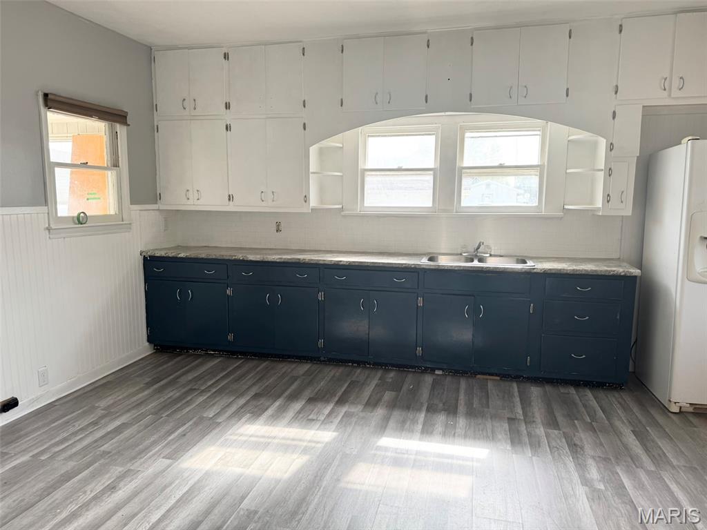 212 West Helen Avenue Christopher, IL 62822 - Photo 2 of 23