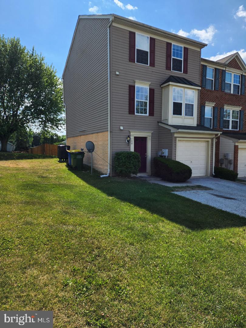 34 Forest View Terrace Hanover, PA 17331 - Photo 2 of 16 Side