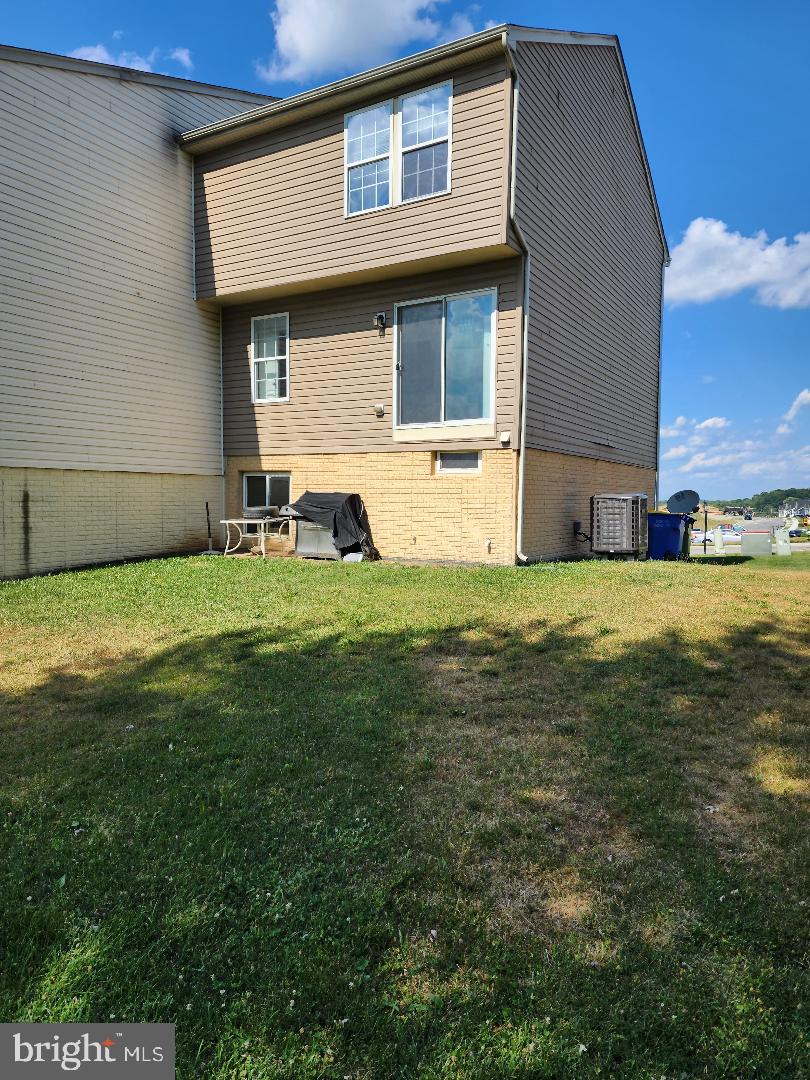 34 Forest View Terrace Hanover, PA 17331 - Photo 3 of 16 Rear