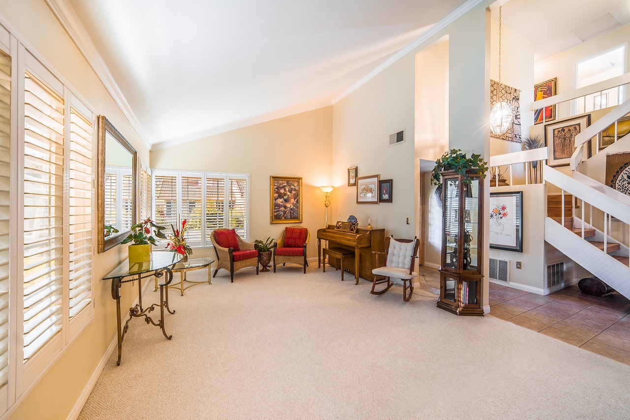 10123 Cliffside Place Spring Valley, CA 91977 - Photo 3 of 10 Gallery Image 3