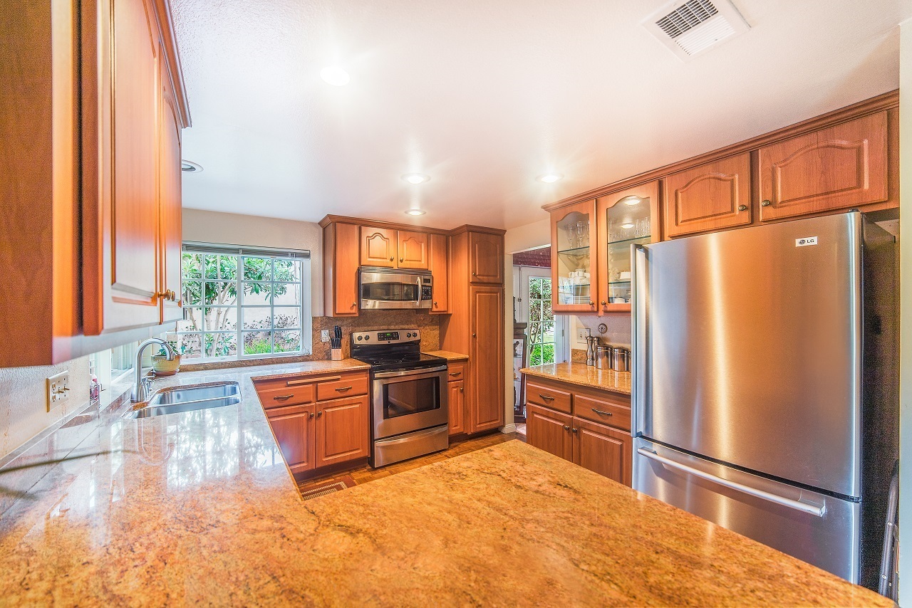 10123 Cliffside Place Spring Valley, CA 91977 - Photo 4 of 10 Gallery Image 4
