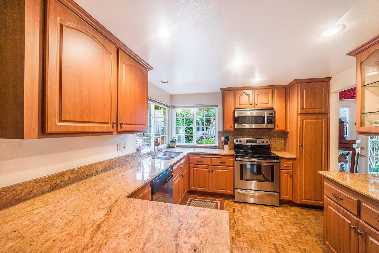 10123 Cliffside Place Spring Valley, CA 91977 - Photo 6 of 10 Gallery Image 6
