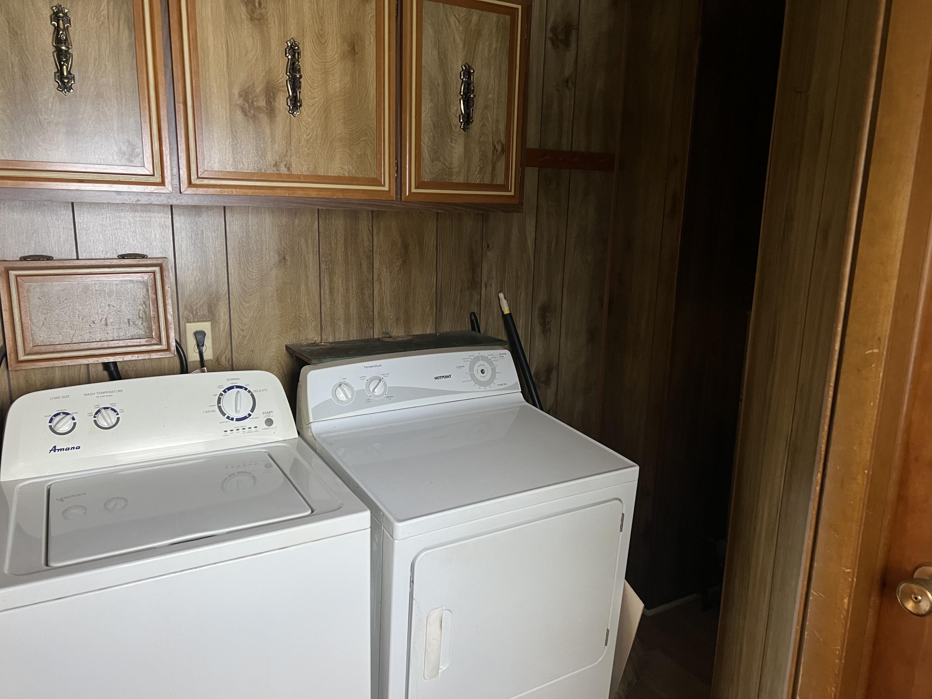 12880 Jordan Road Saline, MI 48176 - Photo 12 of 32 laundry