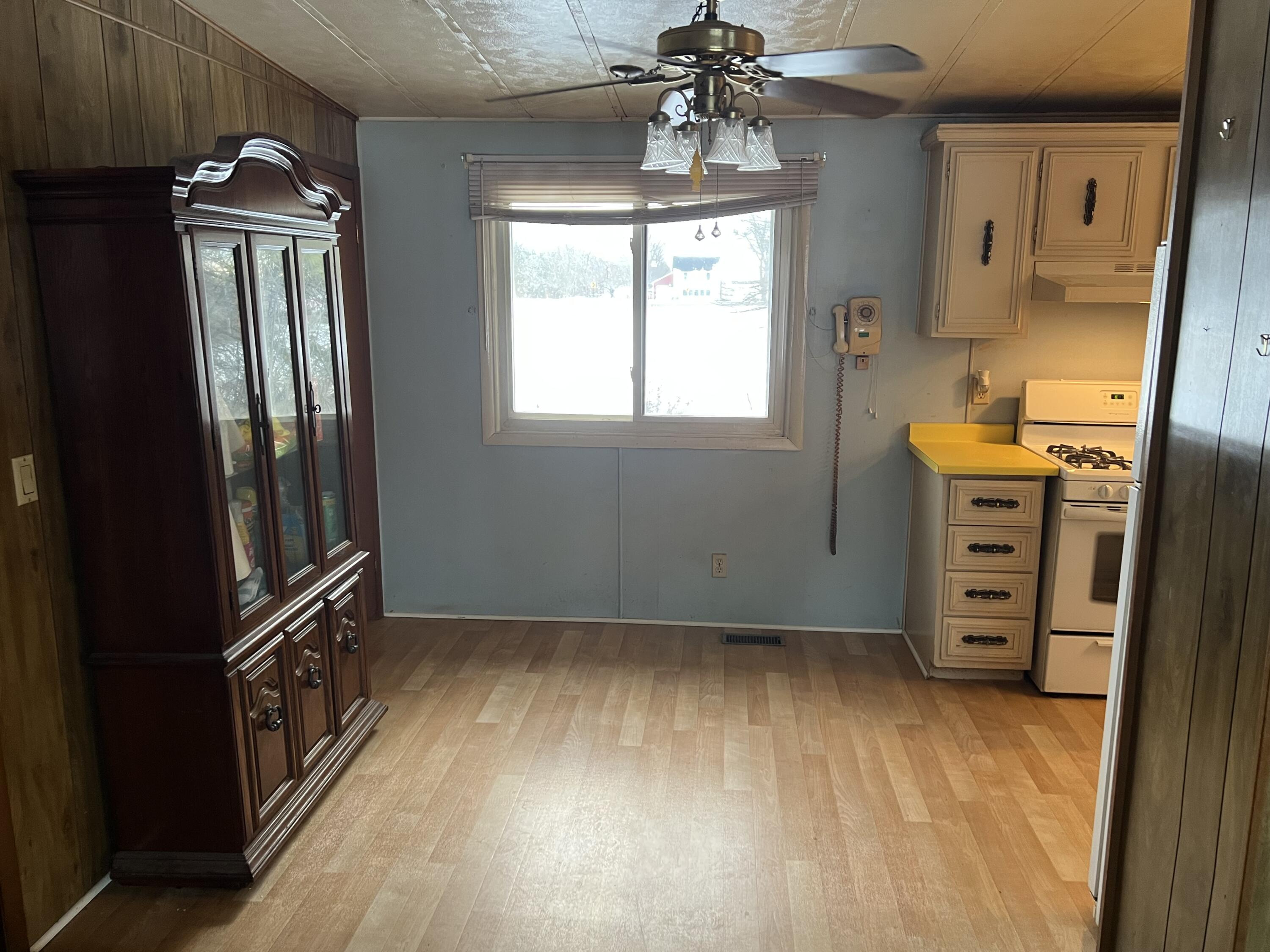 12880 Jordan Road Saline, MI 48176 - Photo 9 of 32 dining1