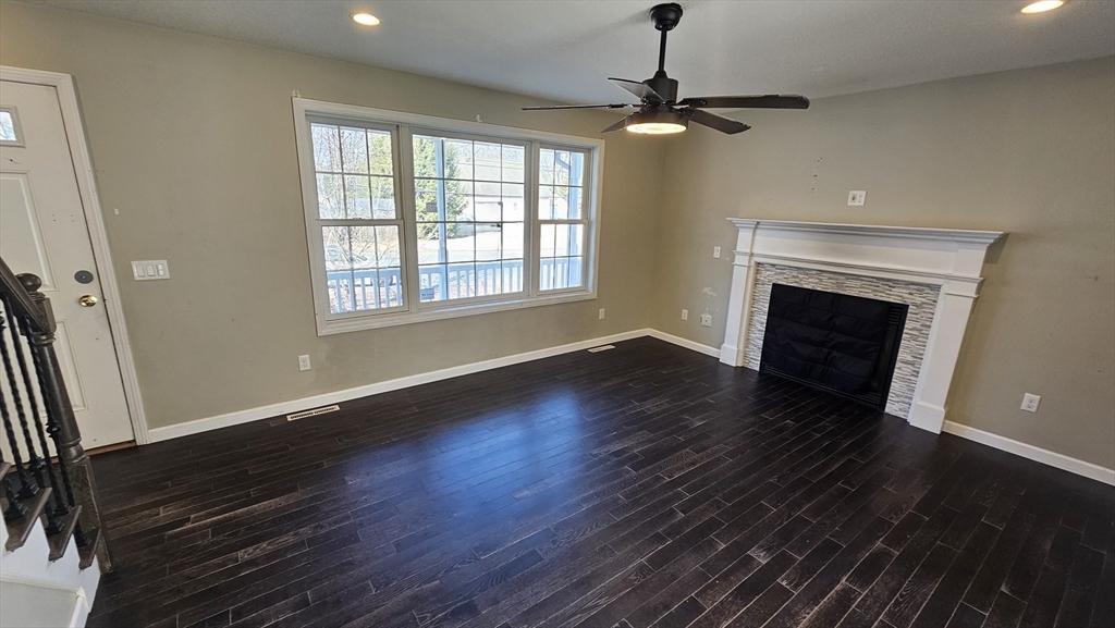 175 Fiberloid Street Springfield, MA 01151 - Photo 4 of 27 Gallery Image 4