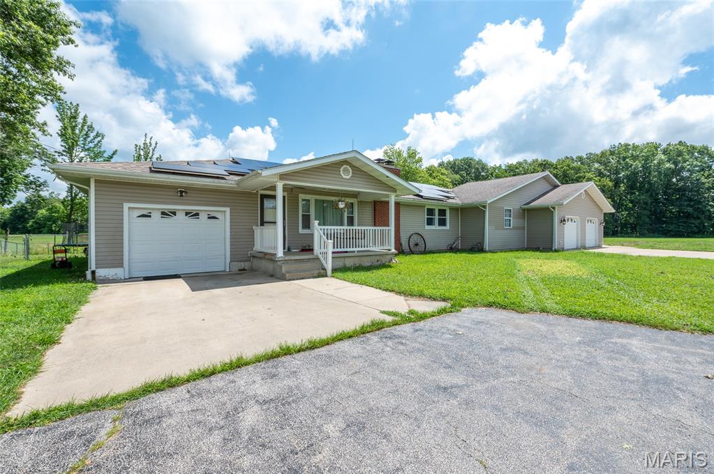 3612 State Rte 4 Staunton, IL 62088 - Photo 3 of 34