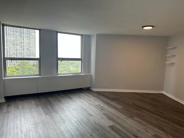 $2,100 | 2626 North Lakeview Avenue, Unit 1409, Chicago, IL 60614