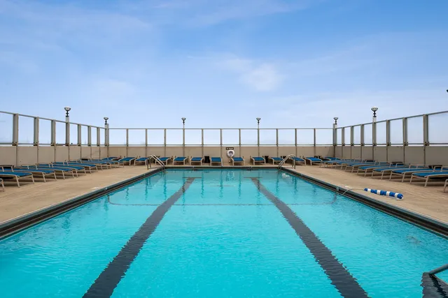 $2,100 | 2626 North Lakeview Avenue, Unit 1409, Chicago, IL 60614