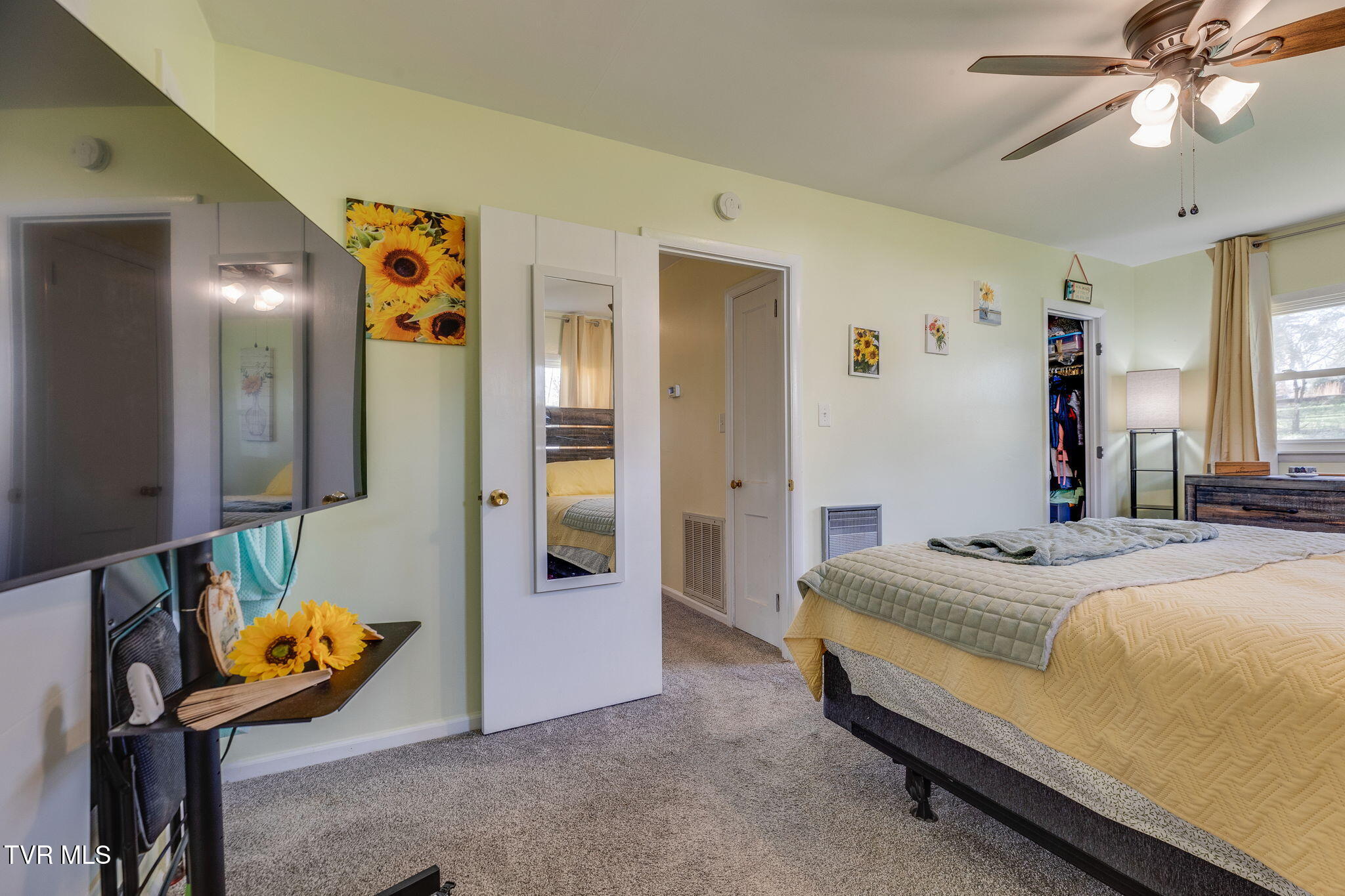 1211 Weaver Pike Bristol, TN 37620 - Photo 12 of 25 012