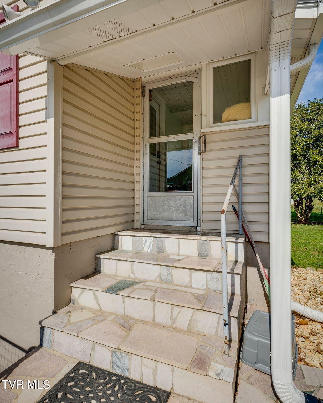 1211 Weaver Pike Bristol, TN 37620 - Photo 23 of 25 023