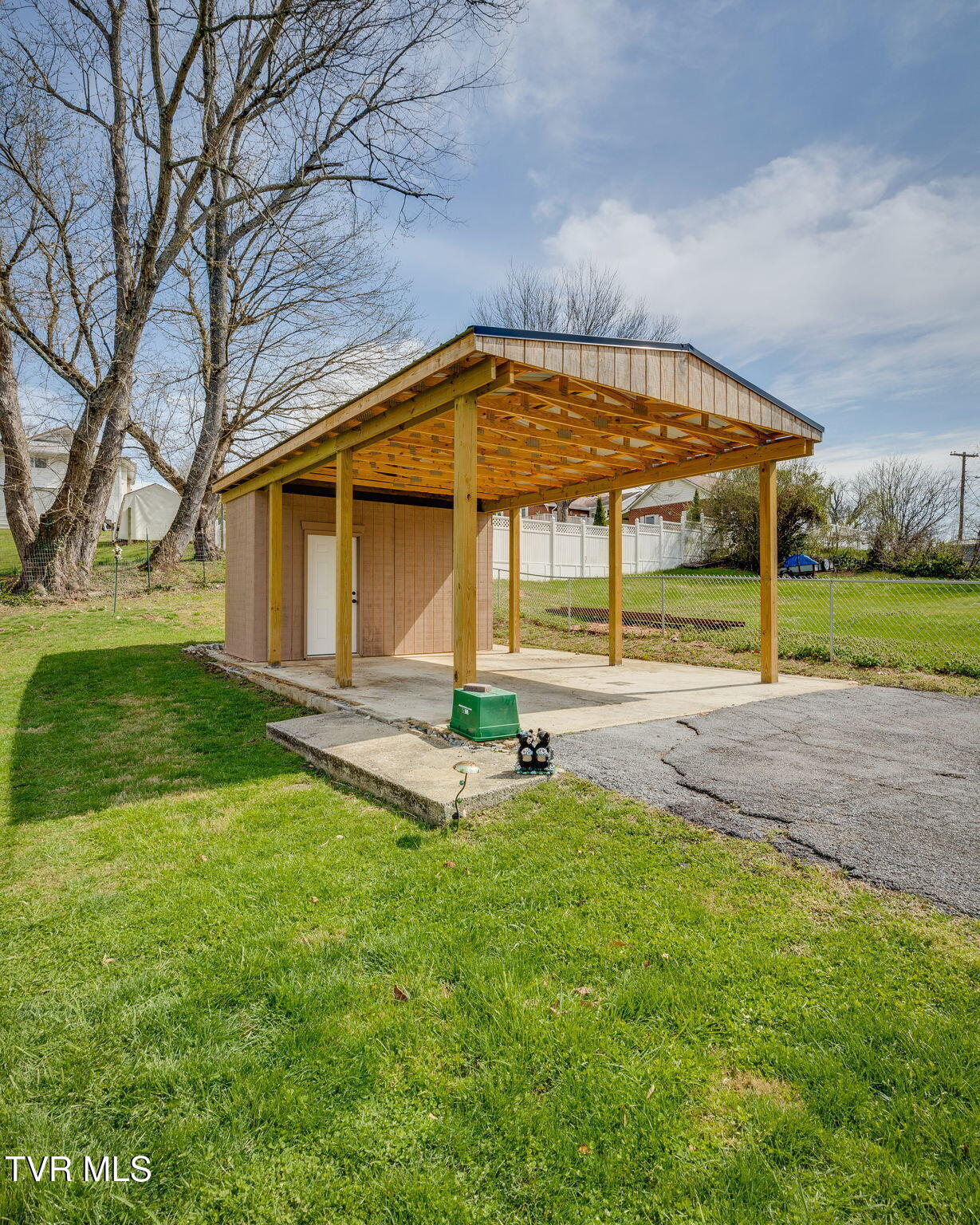 1211 Weaver Pike Bristol, TN 37620 - Photo 25 of 25 025