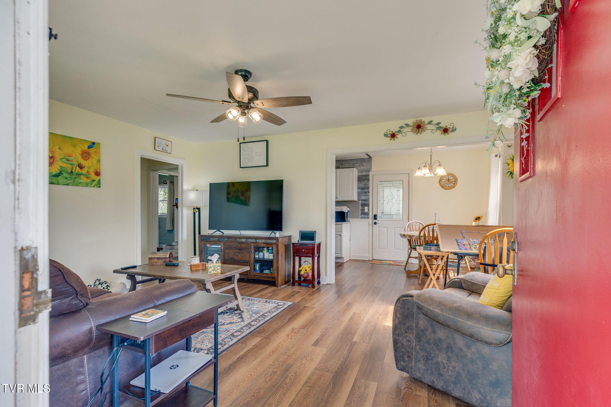 1211 Weaver Pike Bristol, TN 37620 - Photo 3 of 25 003