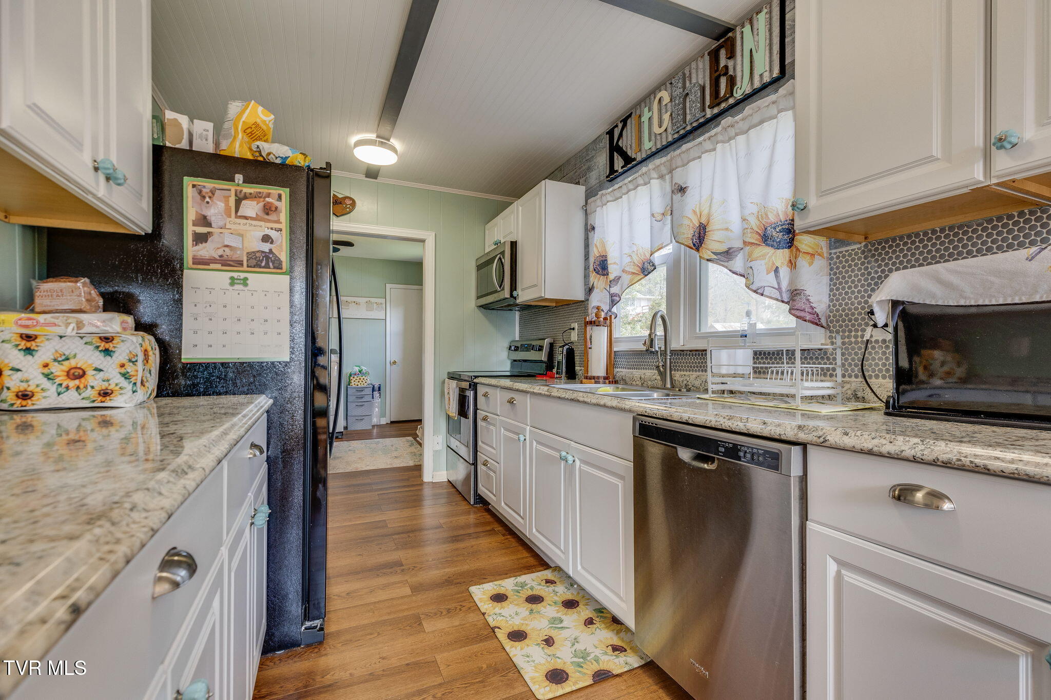 1211 Weaver Pike Bristol, TN 37620 - Photo 9 of 25 009
