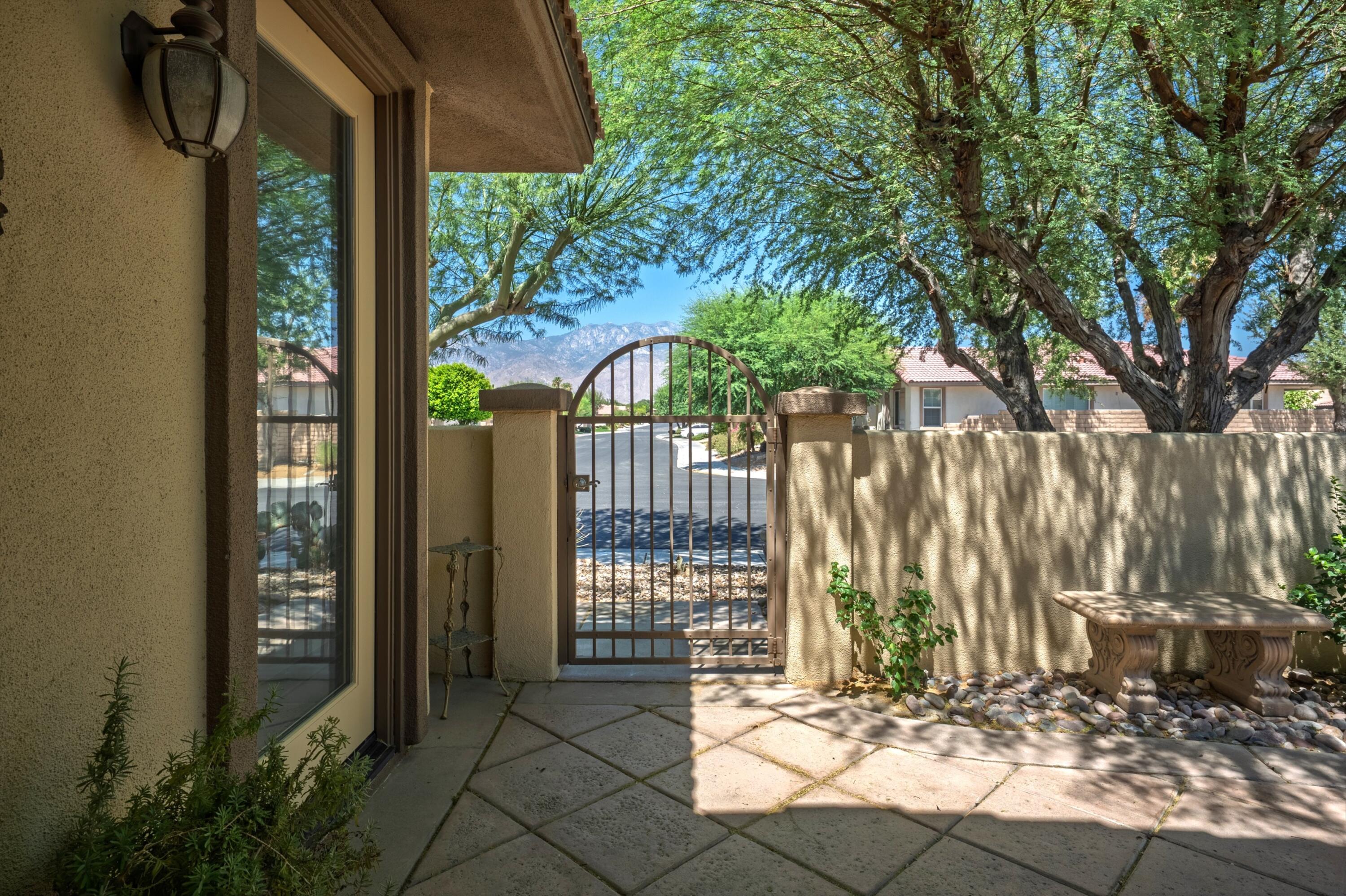 246 Via Padua Rancho Mirage, CA 92270 - Photo 3 of 45 15-Photo-15