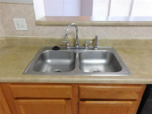 a close view of sink and tap