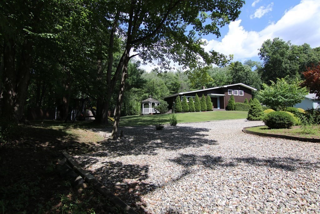 1228 Amostown Road West Springfield, MA 01089 - Photo 20 of 27