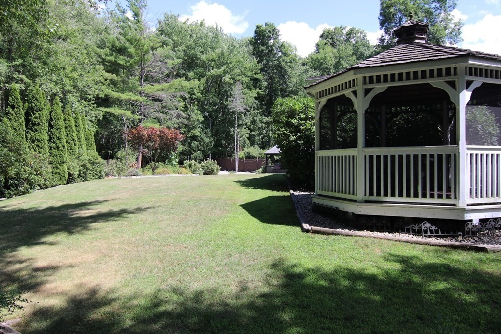 1228 Amostown Road West Springfield, MA 01089 - Photo 23 of 27