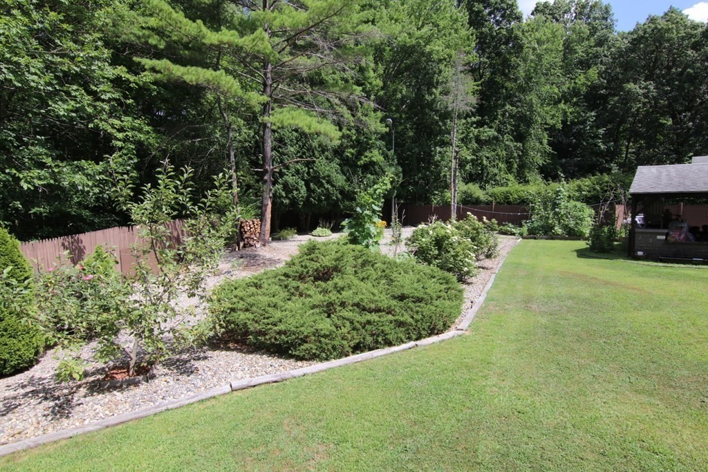 1228 Amostown Road West Springfield, MA 01089 - Photo 26 of 27