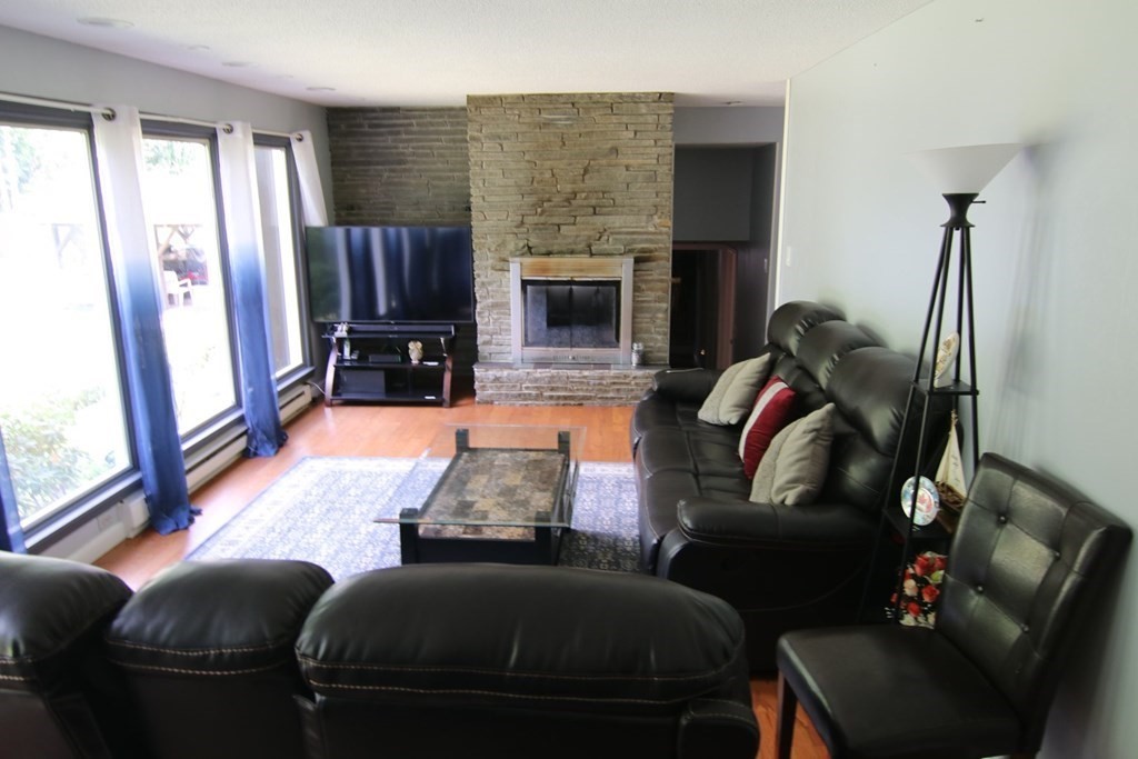 1228 Amostown Road West Springfield, MA 01089 - Photo 4 of 27