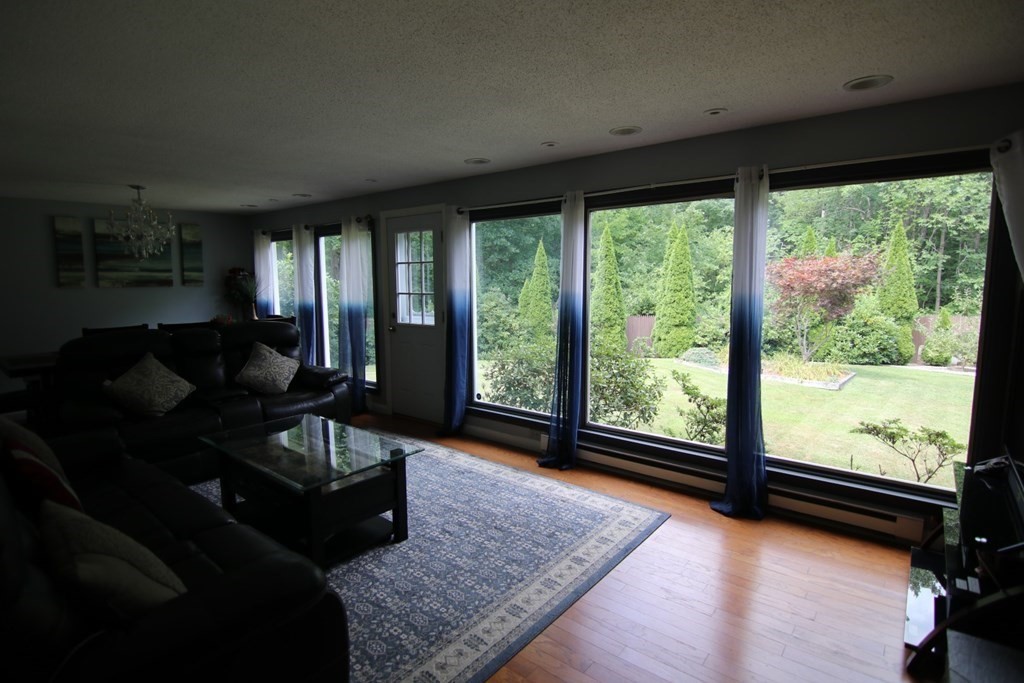 1228 Amostown Road West Springfield, MA 01089 - Photo 5 of 27