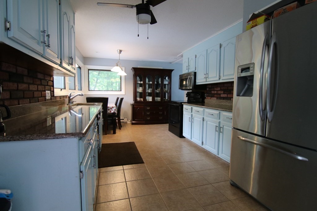 1228 Amostown Road West Springfield, MA 01089 - Photo 7 of 27