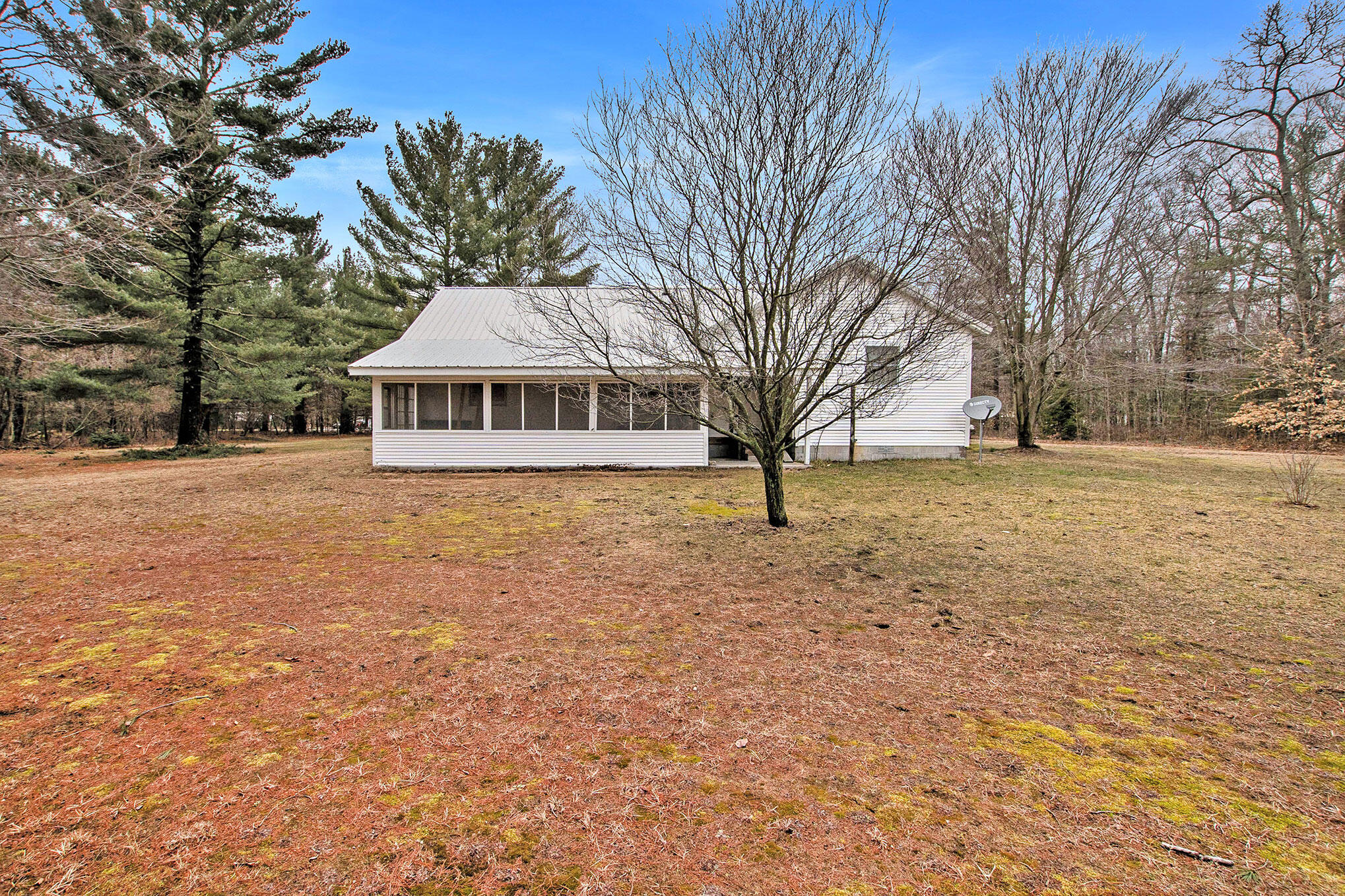 4615 West River Road Muskegon, MI 49445 - Photo 5 of 25 DSC02721