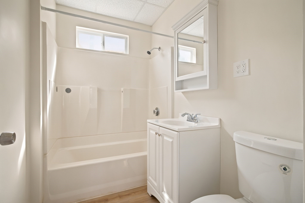 51-53 Leyfred Terrace Springfield, MA 01108 - Photo 34 of 38