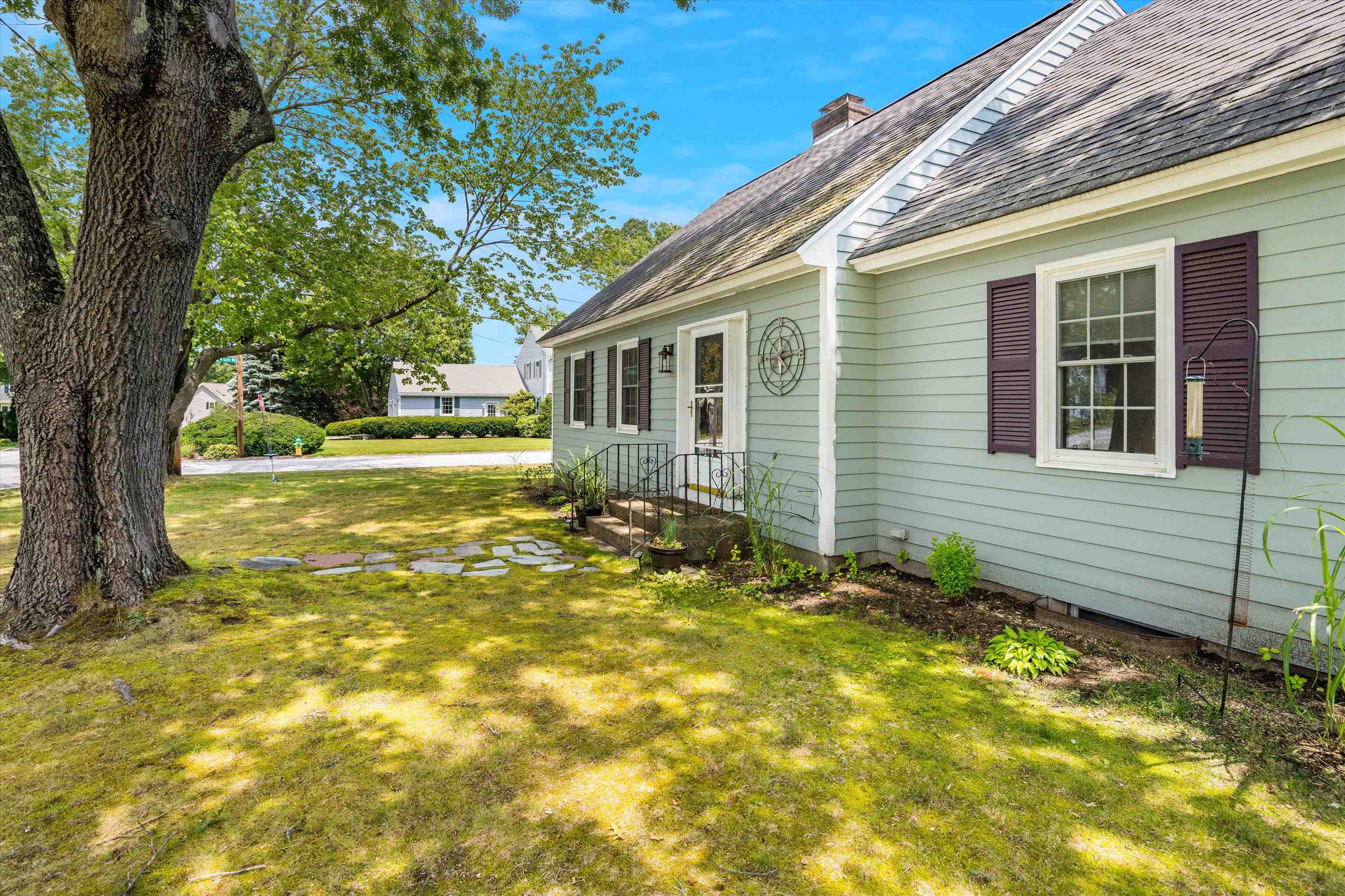 321 North Gate Road Manchester, NH 03104 - Photo 13 of 29 Gallery Image 13