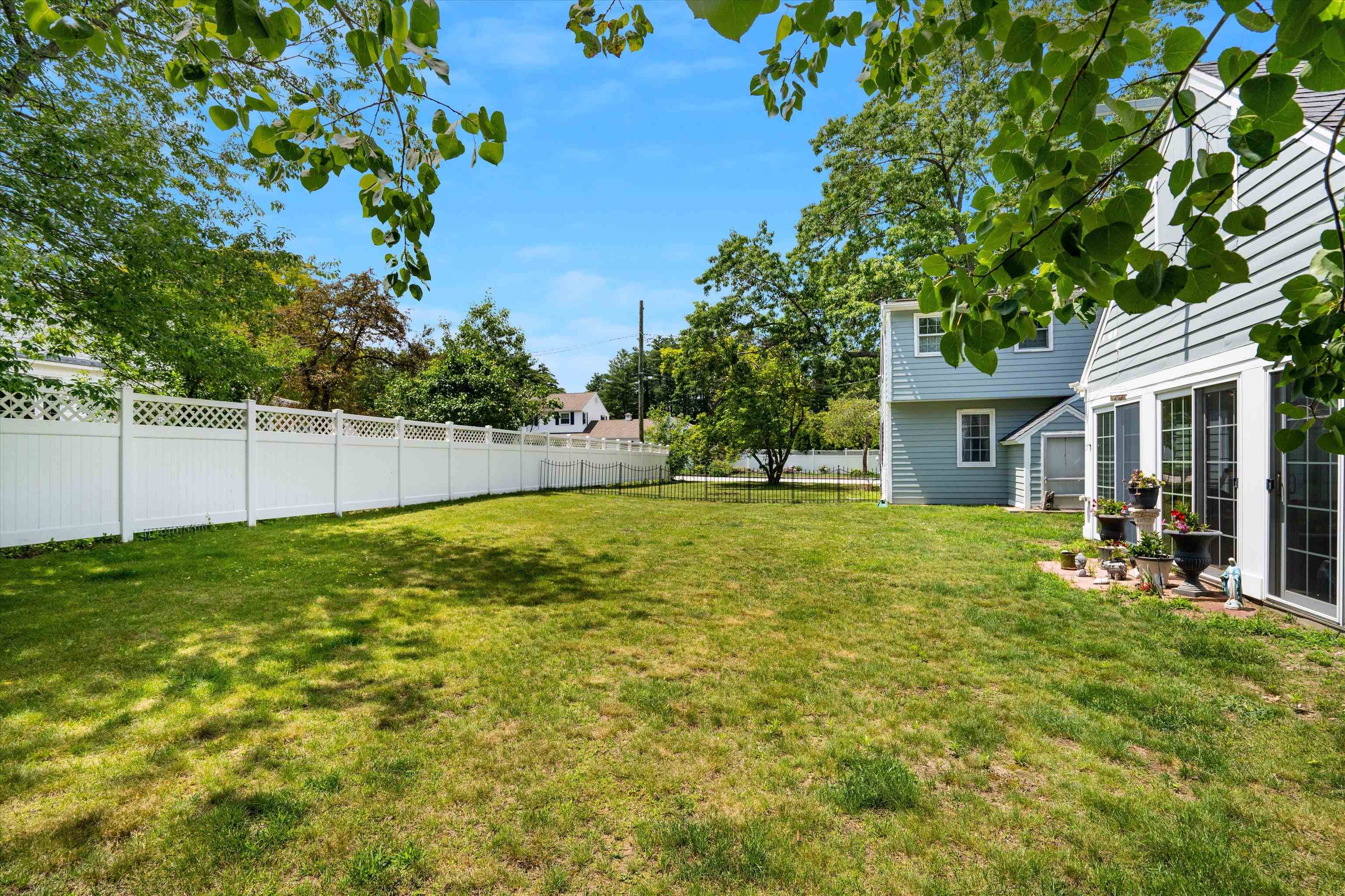 321 North Gate Road Manchester, NH 03104 - Photo 17 of 29 Gallery Image 17