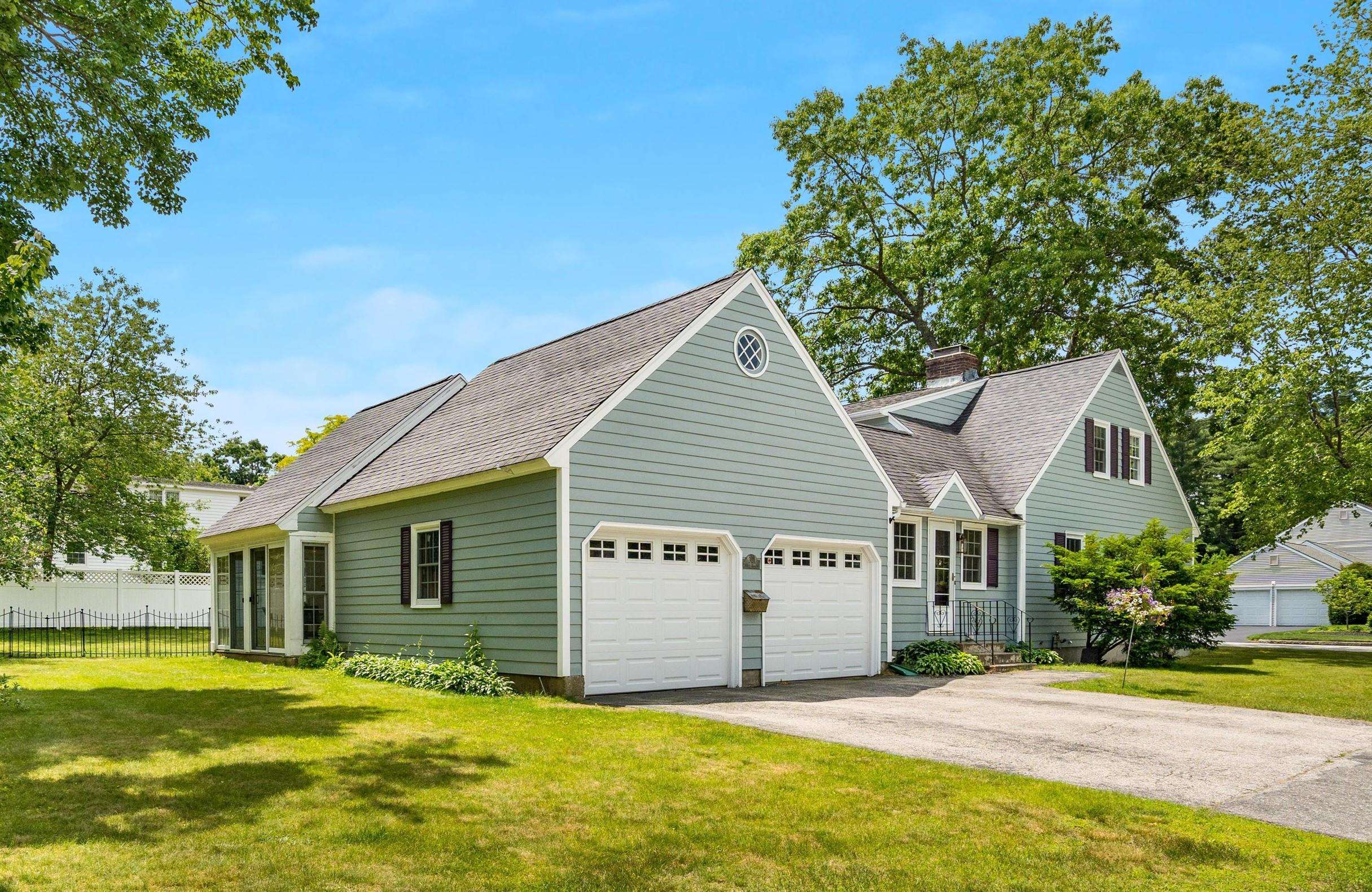 321 North Gate Road Manchester, NH 03104 - Photo 2 of 29 Gallery Image 2