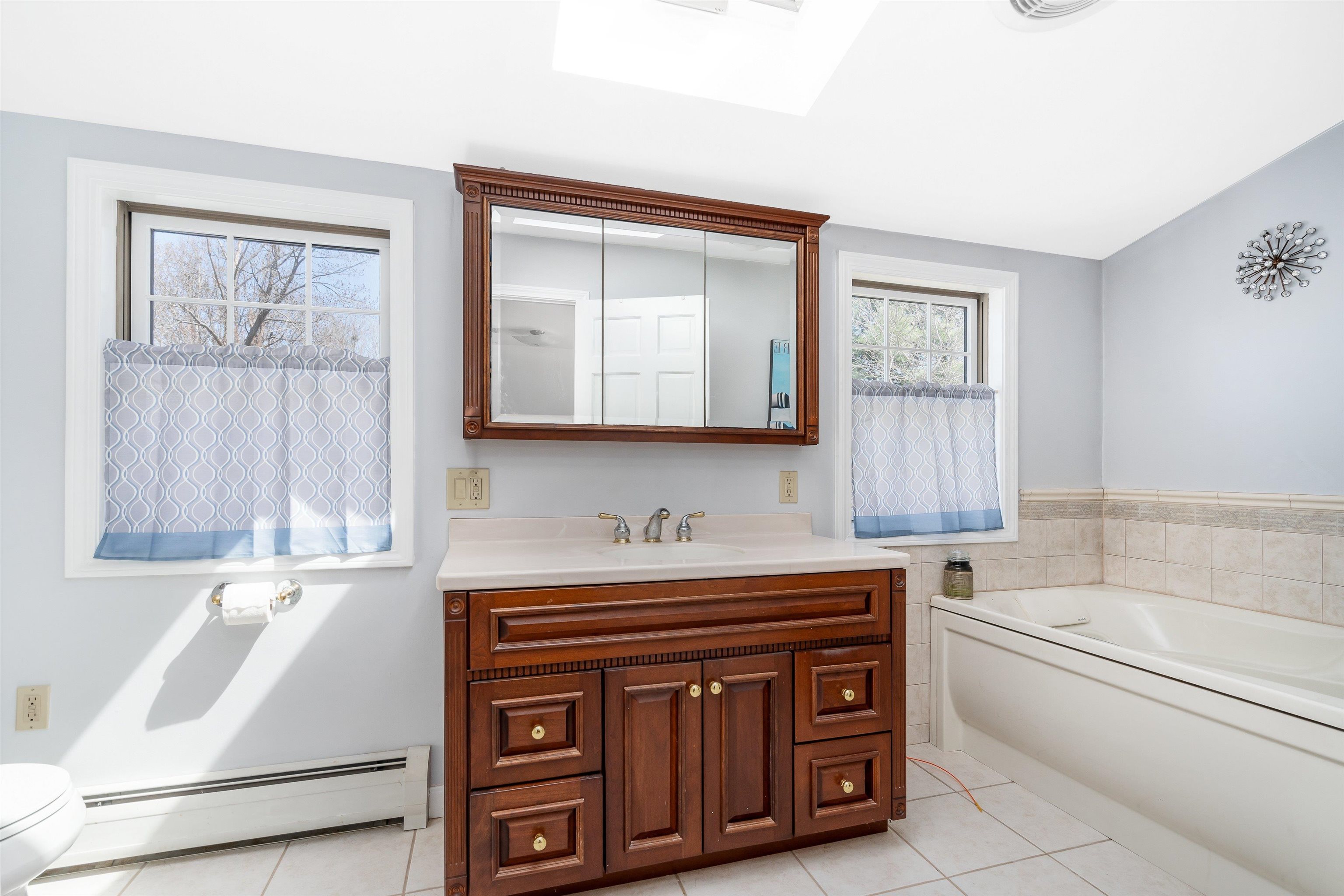 321 North Gate Road Manchester, NH 03104 - Photo 8 of 29 Gallery Image 8