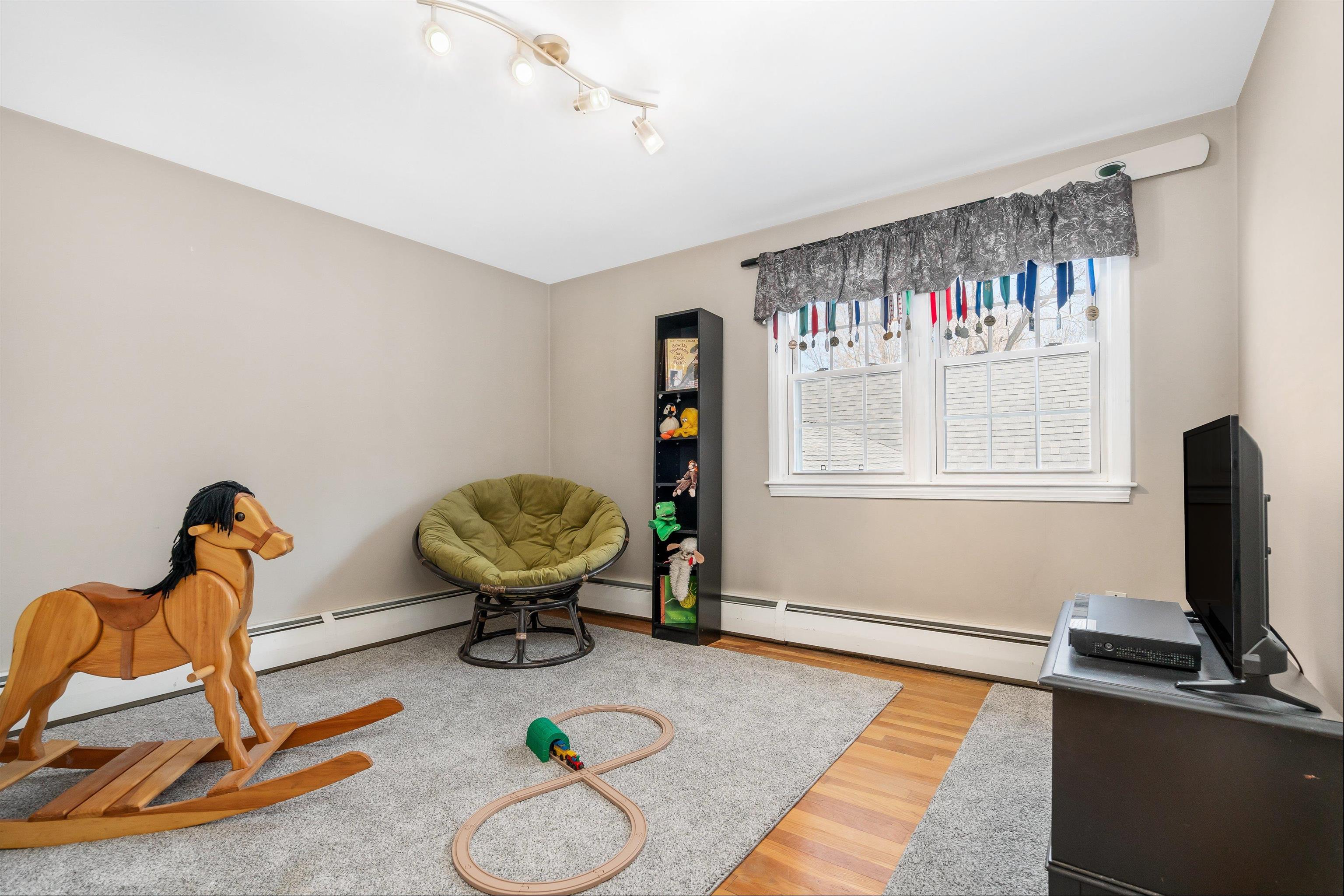 321 North Gate Road Manchester, NH 03104 - Photo 10 of 29 Gallery Image 10
