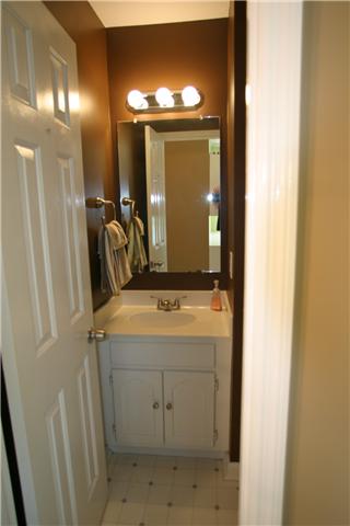 7309 Cavalier Road Nashville, TN 37221 - Photo 10 of 20 1/2 Bath