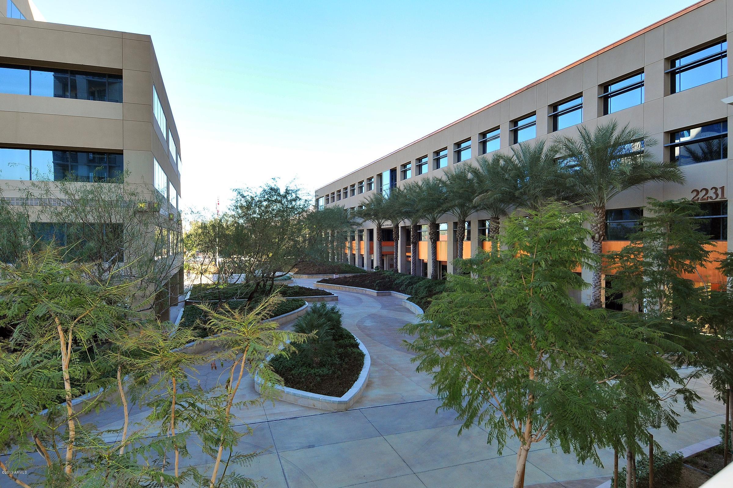 2211 East Camelback Road, Unit 201 Phoenix, AZ 85016 - Photo 6 of 18 013_Courtyard