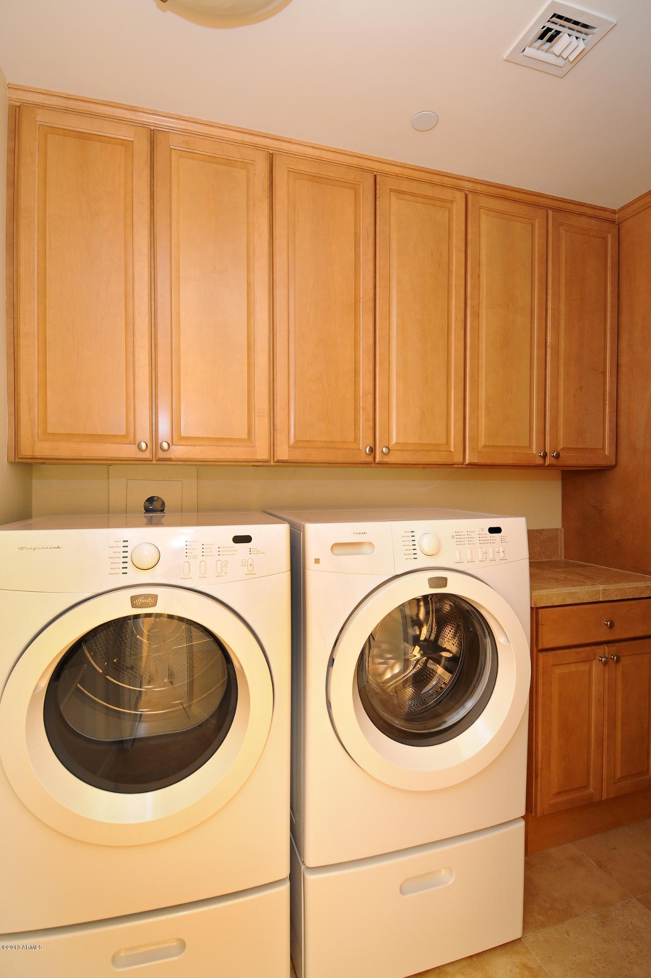 2211 East Camelback Road, Unit 201 Phoenix, AZ 85016 - Photo 10 of 18 019_Laundry