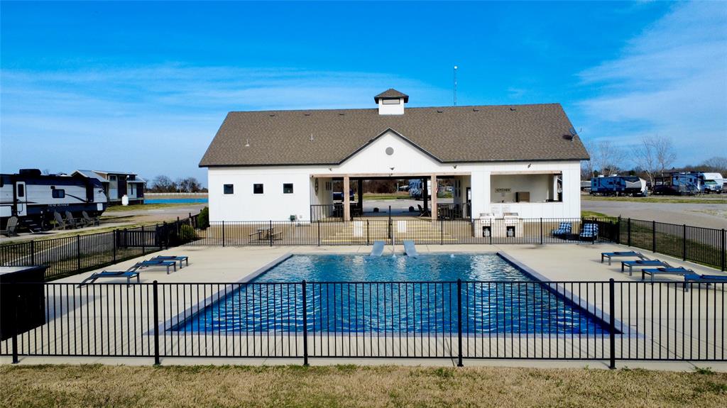 6082 Peninsula Road Kerens, TX 75144 - Photo 3 of 12