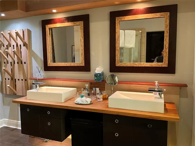 $6,800 | 1323 Landings Drive, Unit 12, Sarasota, FL 34231