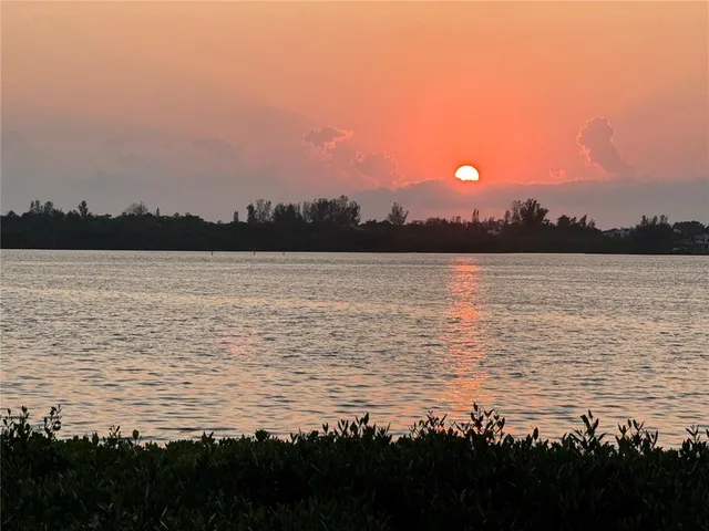 $6,800 | 1323 Landings Drive, Unit 12, Sarasota, FL 34231