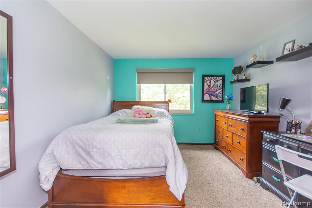1460 Deerhurst Lane Rochester Hills, MI 48307 - Photo 21 of 30